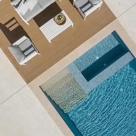 Evaero I, Ii, Iii, Iv - An Ever-so Inviting Escape, By Thinkvilla Willa Sfáka
